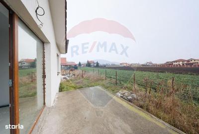 Casă cu 4 camere cu Teren 330 Mp în Stupini - 4