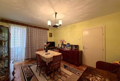 Apartament cu 2 camere semidecomandat, mobilat în Cetate