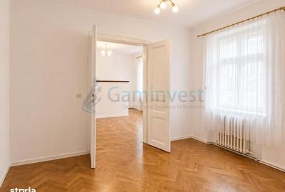 Apartament cu 3 camere în Central - 1