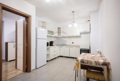 Apartament cu 3 camere decomandat, mobilat în Tractorul - 5