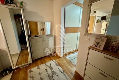 Apartament cu 3 camere semidecomandat, mobilat în Torontalului - 1