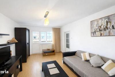 Apartament cu 3 camere decomandat în Tineretului