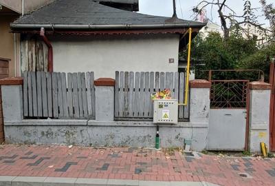 Casă cu 4 camere în Dristor