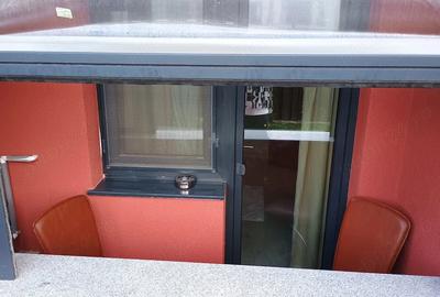 Apartament cu 3 camere decomandat în Tractorul - 1