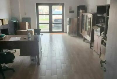 Spațiu comercial, de 85 mp, în Central - 1