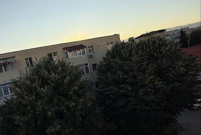 Apartament cu 2 camere semidecomandat în Teilor