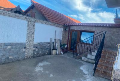 Casă cu 5 camere cu Canalizare în Sud - 10