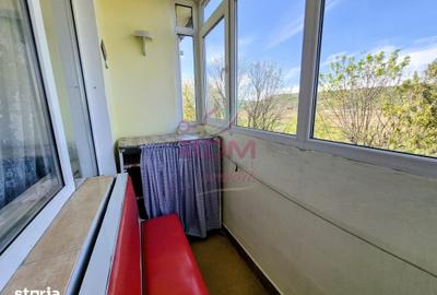 Apartament cu 3 camere semidecomandat în Micro 1