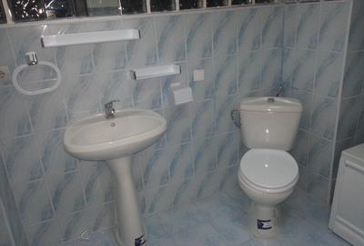 Casă cu 30 camere cu Canalizare în 13 Septembrie - 19