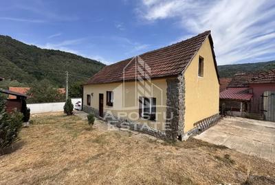 Casă cu 4 camere cu Teren 647 Mp în Dăbâca