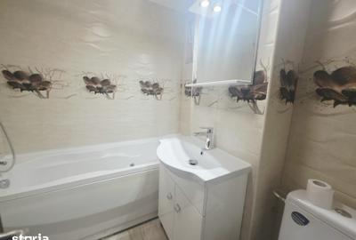 Apartament cu 3 camere decomandat în Tractorul - 13
