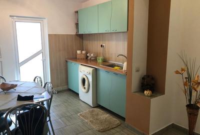 Apartament cu 2 camere decomandat în Micro 6 - 2