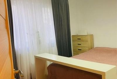 Apartament cu 3 camere decomandat în Roșu