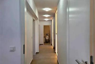 Apartament cu 2 camere decomandat, mobilat în Tractorul - 4