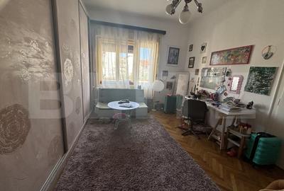 Apartament cu 5 camere decomandat, mobilat în Ultracentral