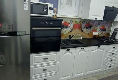 Apartament cu 3 camere decomandat în Zahana