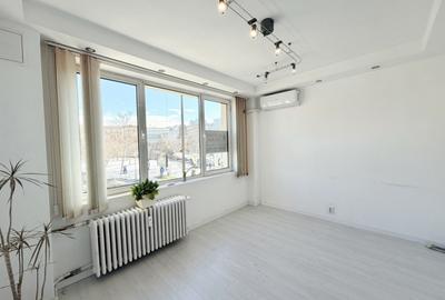 Apartament cu 3 camere semidecomandat, mobilat în Ultracentral
