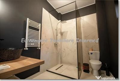 Casă cu 4 camere cu Teren 200 Mp în Central - 1