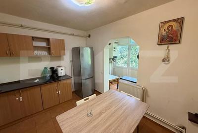 Apartament cu 3 camere decomandat în Rovine