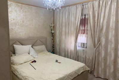 Casă cu 5 camere cu Canalizare în Central