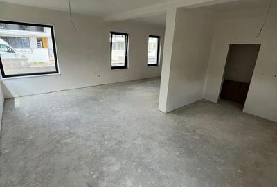 Casă cu 3 camere în Bercu Roșu