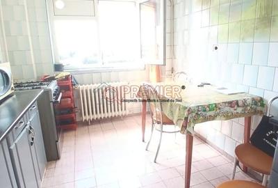 Apartament cu 2 camere semidecomandat în Berceni