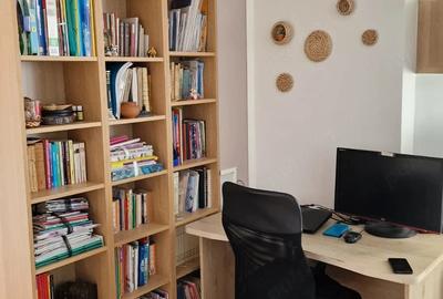 Apartament cu 2 camere semidecomandat, mobilat în Central