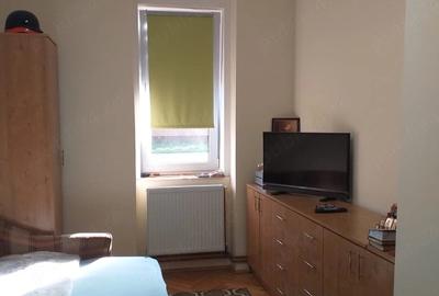 Casă cu Teren 1006 Mp în Diniaș - 1