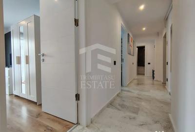 Apartament cu 3 camere decomandat în Piața