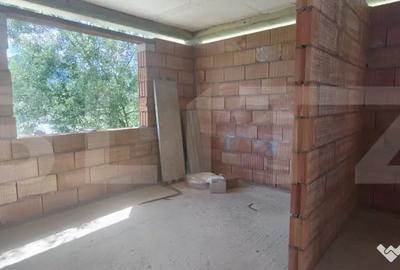 Casă cu 4 camere cu Teren 350 Mp în Central - 9