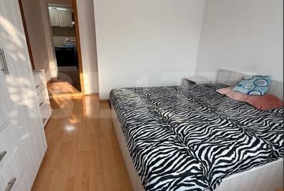 Apartament cu 3 camere decomandat, mobilat în Tractorul