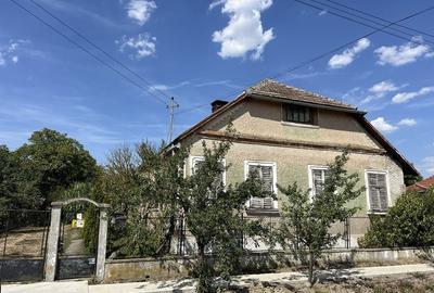 Casă cu 4 camere în Terebești