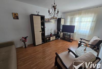 Apartament cu 3 camere decomandat, mobilat în Central