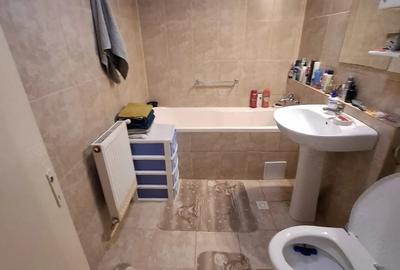 Apartament cu 3 camere decomandat în Govândari