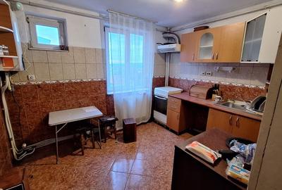 Apartament cu 4 camere semidecomandat în Central