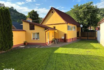 Casă cu 2 camere cu Teren 685 Mp în Central