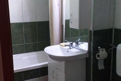 Apartament cu 3 camere semidecomandat în Ultracentral