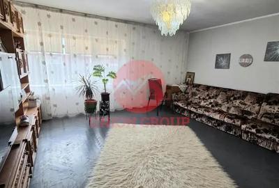 Casă cu 3 camere cu Teren 230 Mp în Central