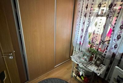 Apartament cu 4 camere decomandat, mobilat în CET - 5