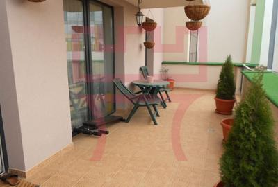 Apartament cu 2 camere semidecomandat, mobilat în Central