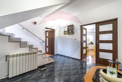 Casă individuală cu 7 camere cu Teren 1332 Mp în Cristian - 14