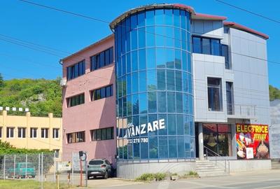 Spațiu comercial, de 780 mp, în Centrul Civic - 2