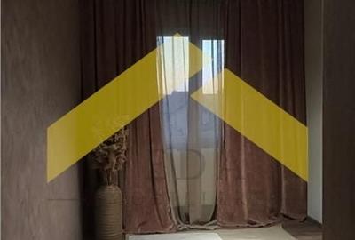 Apartament cu 3 camere semidecomandat în Romanilor