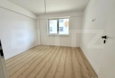 Apartament cu 3 camere decomandat în Micești