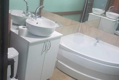 Apartament cu 2 camere decomandat în Doamna Ghica