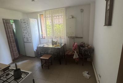 Casă cu 4 camere cu Teren 600 Mp în Central