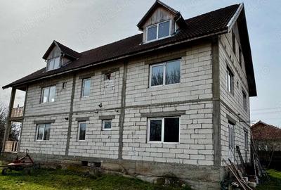 Casă cu 6 camere cu Teren 1022 Mp în Fărcădin - 3