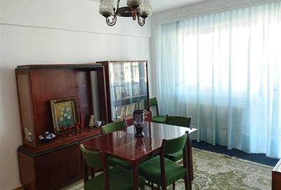 Apartament cu 3 camere decomandat în Milcov