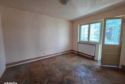 Apartament cu 2 camere semidecomandat în Podgoria