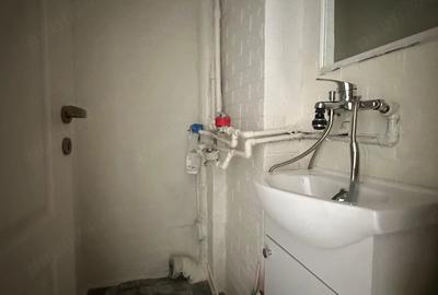 Apartament cu 2 camere nedecomandat în Central
